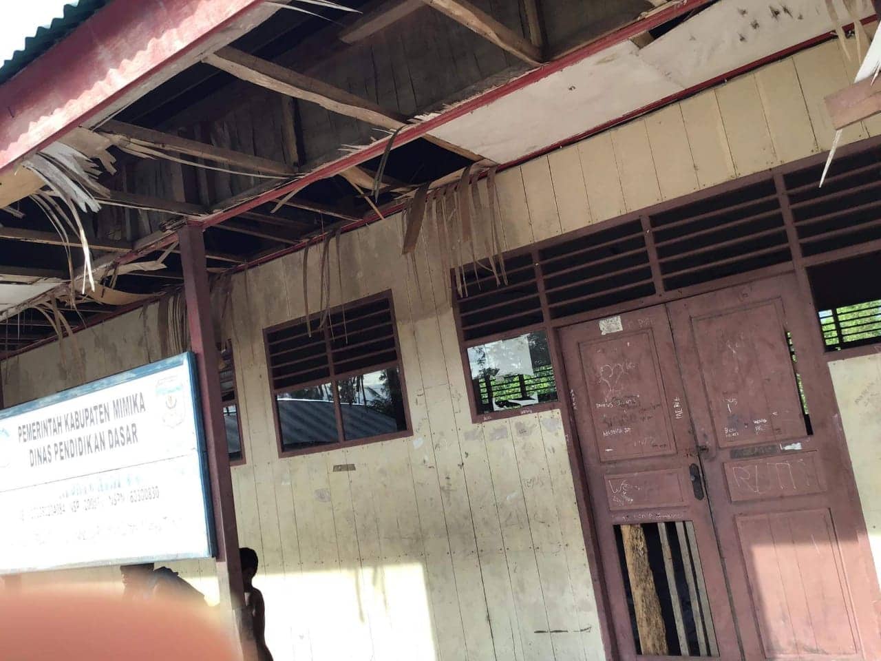 Ilustrasi berita Mimika: Ditengah Polemik Hancurnya Pendidikan Mimika, Beredar Foto SD Aikawapuka yang Sangat Memprihatinkan