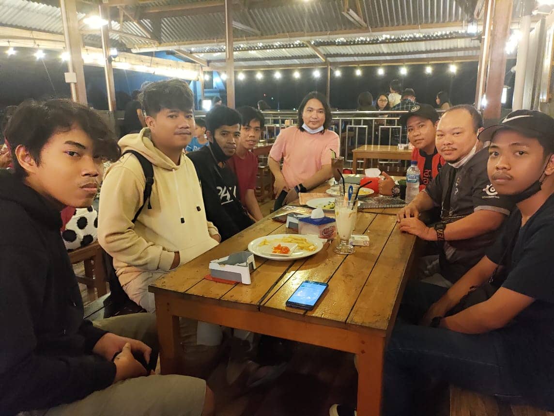 Foto bersama Gerard Perwakilan dari Telkomsel Timika dan Para Perwakilan Ketua Komunitas Esport Mimika