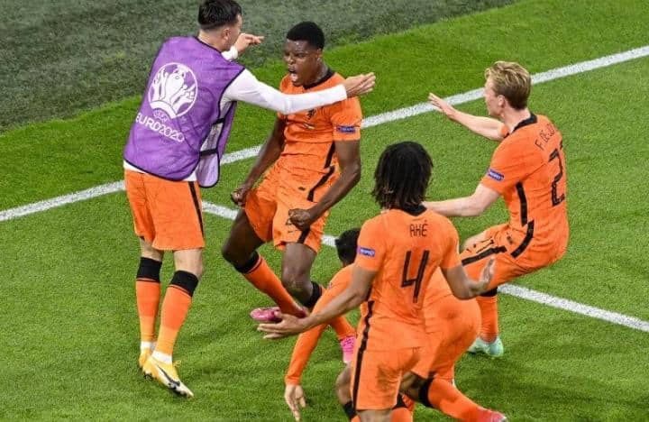 Ilustrasi berita Olahraga: Belanda Taklukan Ukraina, Drama 5 Gol