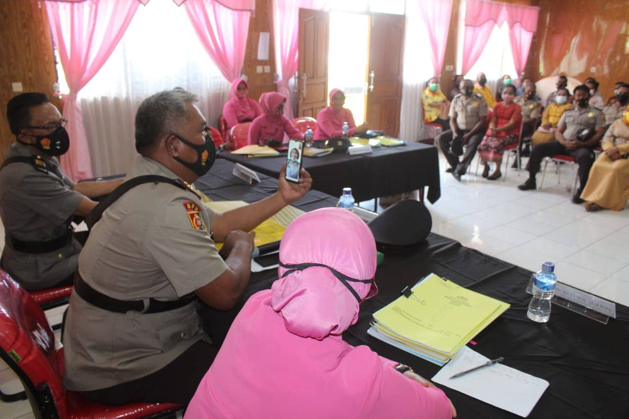 Pasangan yang jalani sidang nikah dinas