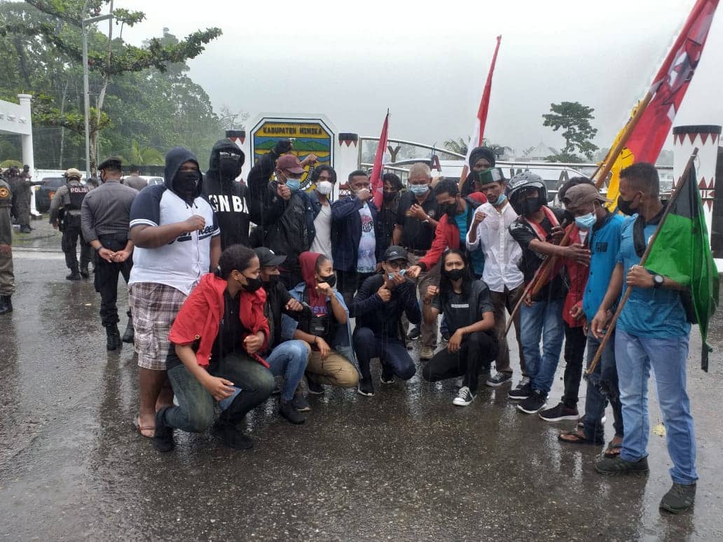 GMNI dan PMII yang melakukan aksi di kantor Sentral Pemerintahan SP 3 Kamis 29 7