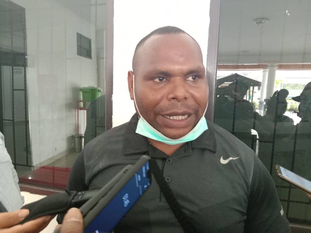 Wakil Ketua I DPRD Mimika Aleka Tsenawatme