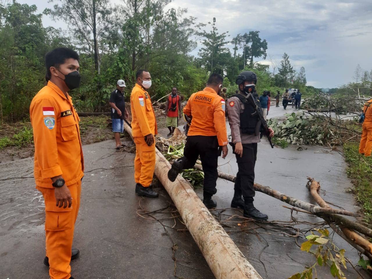 Tim SAR sedang mencari korban