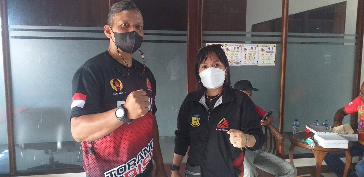 Pelatih Kepala, Judistira dan Manager, Sarlota T.