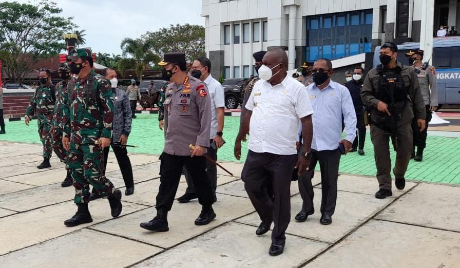 Ilustrasi berita pinpost: Panglima TNI, Kapolri dan Menpora ke Merauke, Tinjau Giat Vaksinasi dan Venue PON