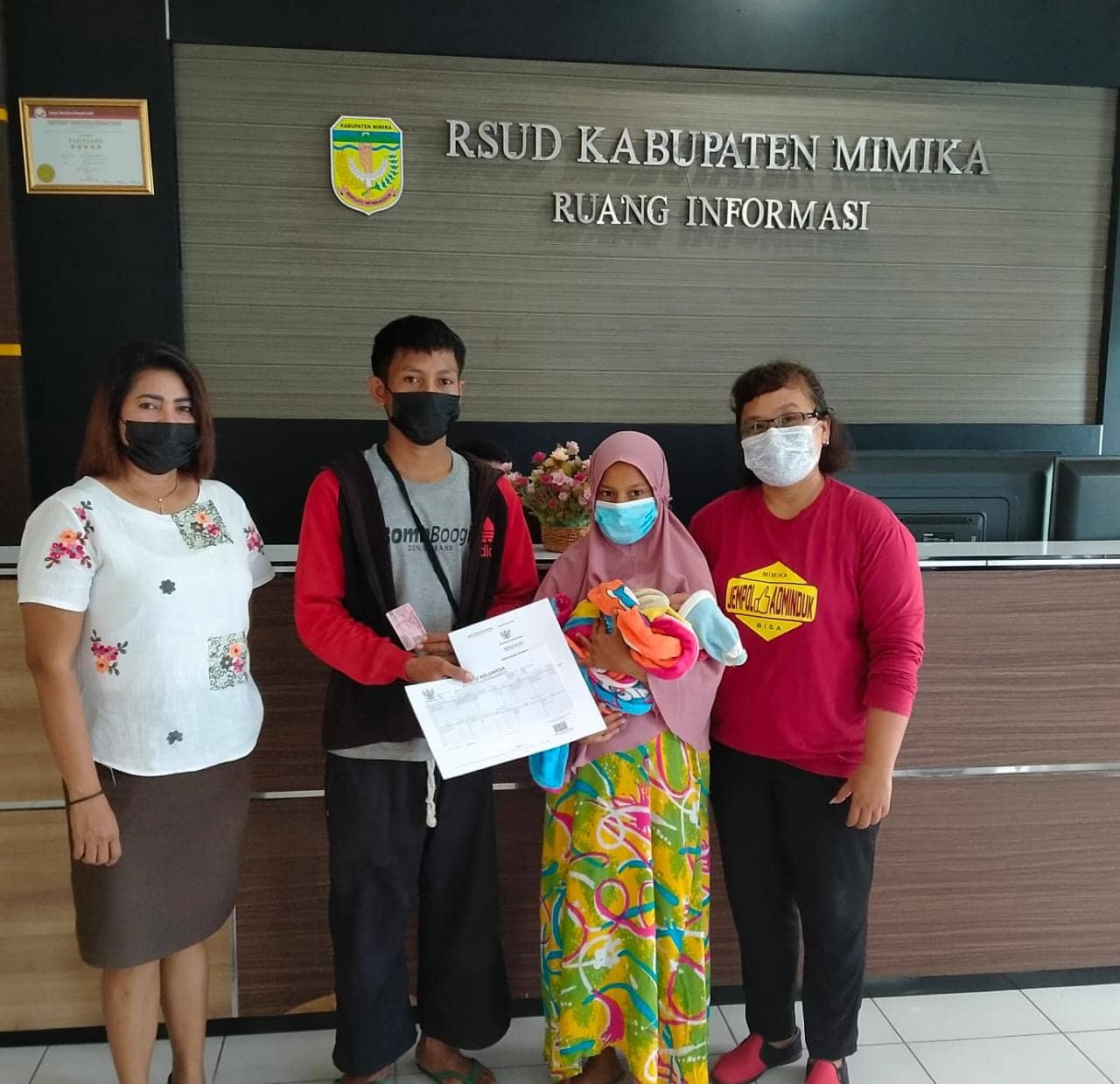 Ilustrasi berita Mimika: Beritanya Viral !!! Ibu Muda di Timika yang Lahirkan Bayi 17 Agustus Dapat Kejutan, Ini Nama Bayinya..