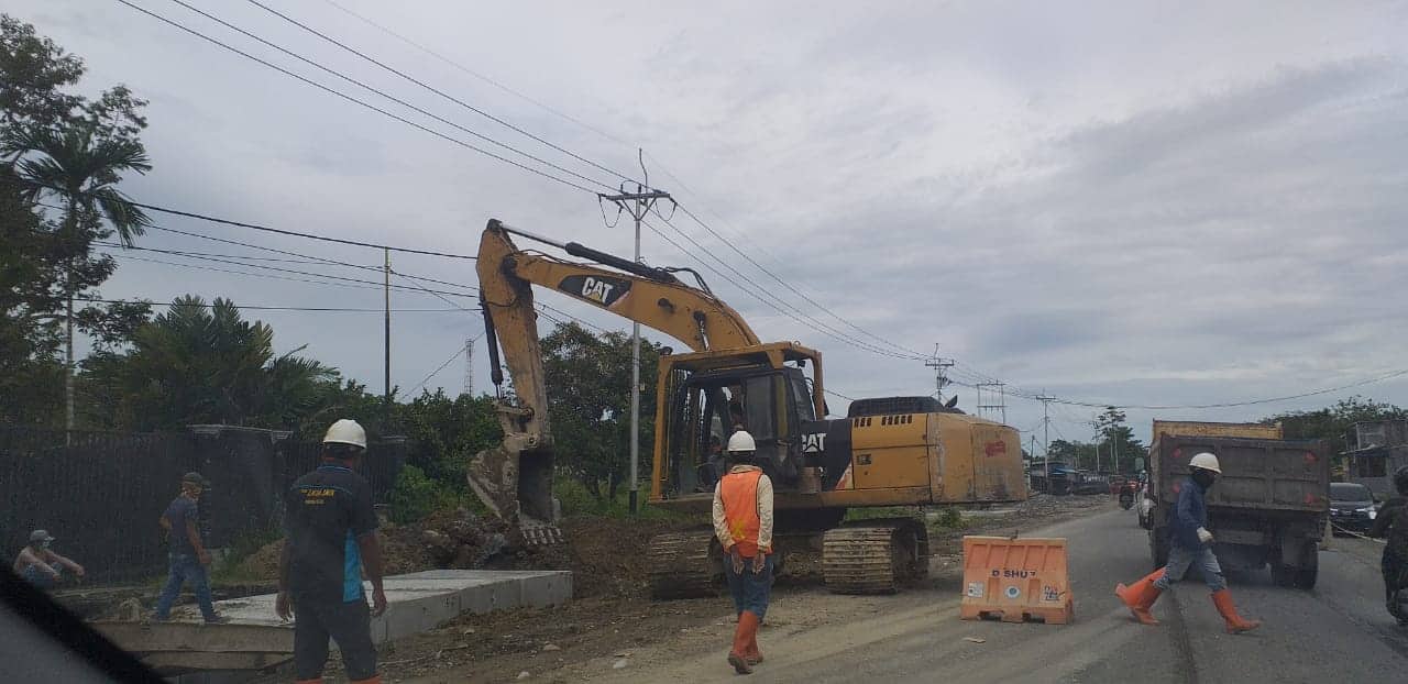 Ilustrasi berita Mimika: Pembangunan Jalan Cendrawasih Tidak Harus Selesai Sebelum PON, Robert: Status Tanah di Jembatan SP 2 Rumit