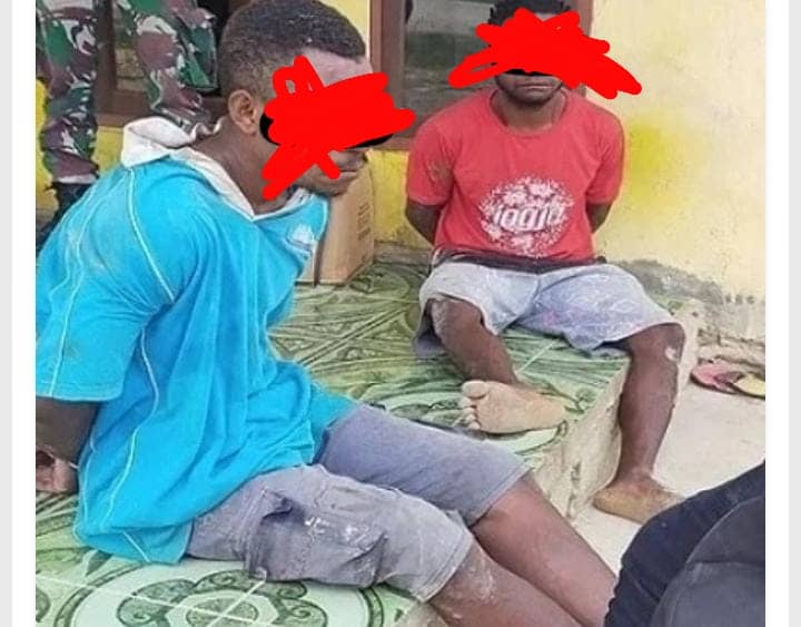 Dua pelaku yang dibekuk Satgas Yonif Raider 762/VYS