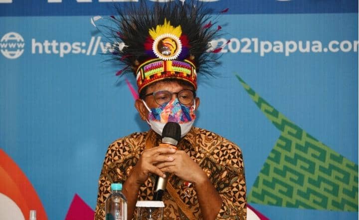 Menteri Komunikasi dan Informatika Johnny G. Plate saat konferensi pers tentang kesiapan layanan telekomunikasi menjelang PON XX di Kabupaten Jayapura, Papua