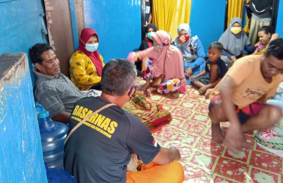 Korban Selamat Berkumpul dengan Keluarg Berkisah kepada Tim SAR