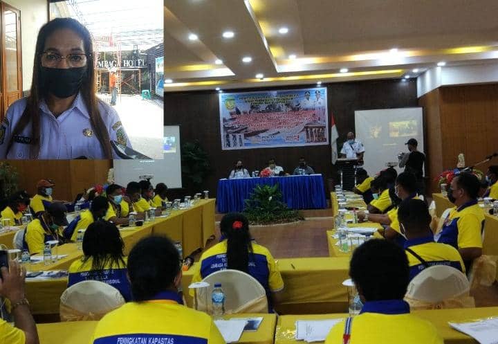 Kegiatan pelatihan kesenian tradisional yang digagas Disporaparbud Mimika. Insert: Sriyanti