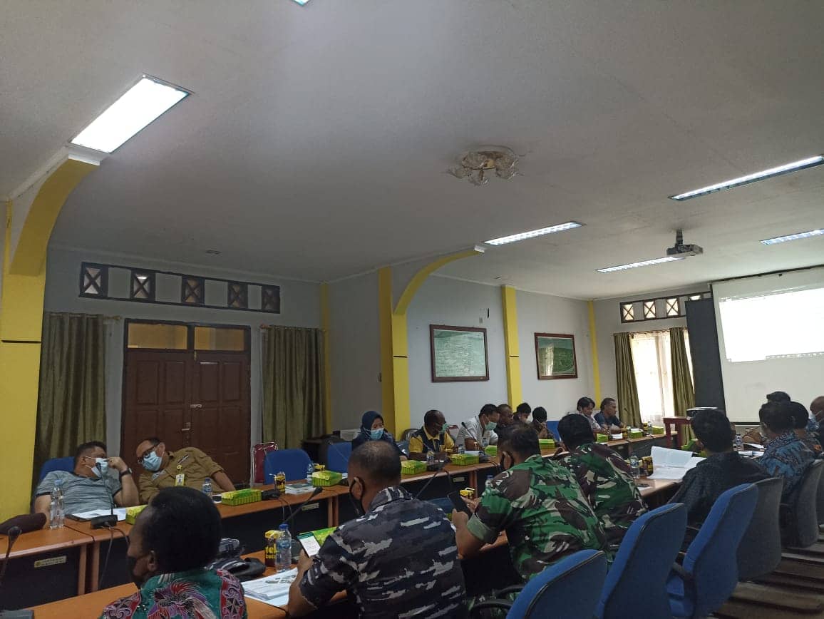 Rapat RTRW di Kantor Bappeda Mimika.