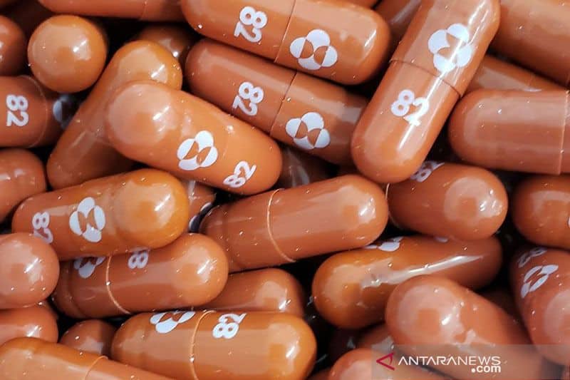 Ilustrasi berita BERITA UTAMA: China Keluarkan Izin Edar Obat COVID-19 di Tengah Wabah Omicron