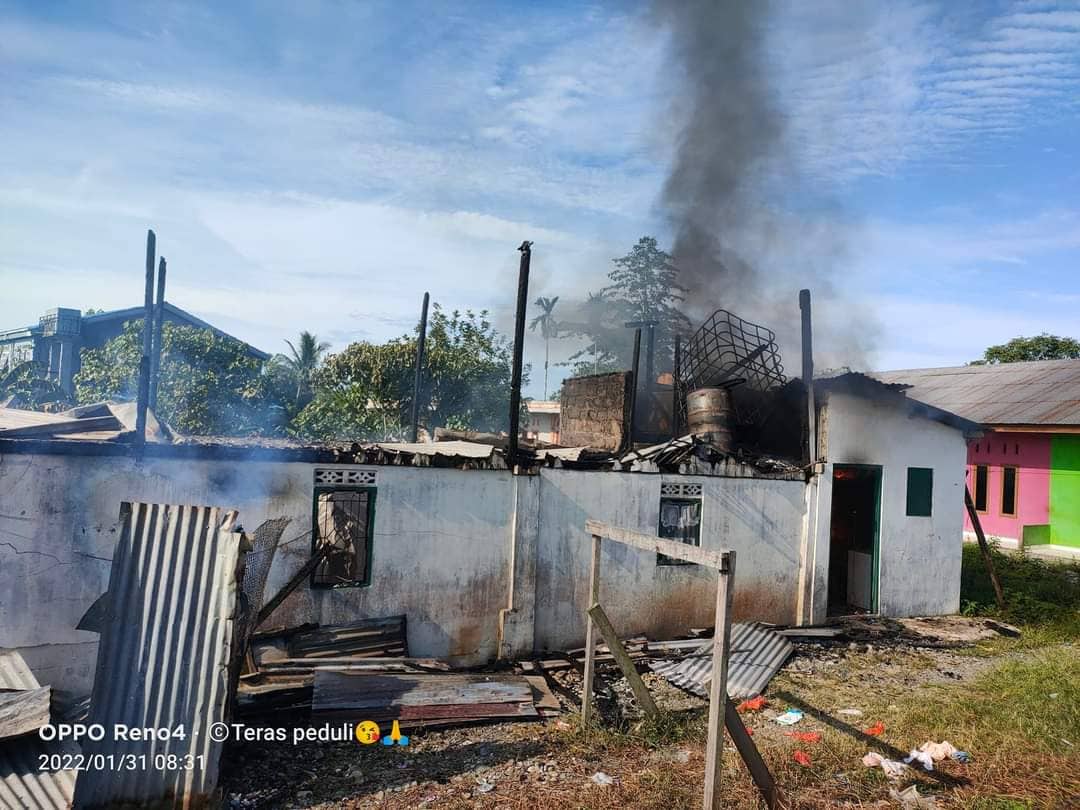 Ilustrasi berita Mimika: Rumah Dua Lantai di Belakang Pasar Sentral Timika Ludes Terbakar, H. Aziz Rugi Rp 500 Juta