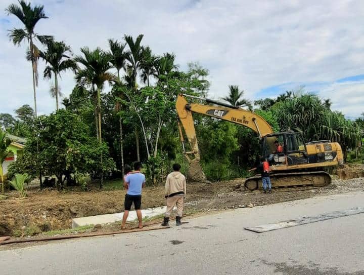 Ilustrasi berita Mimika: Eksavator Proyek Perluasan Jalan Cenderawasih Diduga Putuskan Jaringan Kabel Optik di Karang Senang SP 3