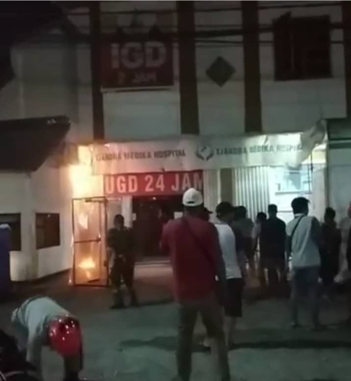 Ilustrasi berita Mimika: Jaringan Listrik Terbakar, Api Nyaris Membakar IGD Rumah Sakit Chandra Medika Timika