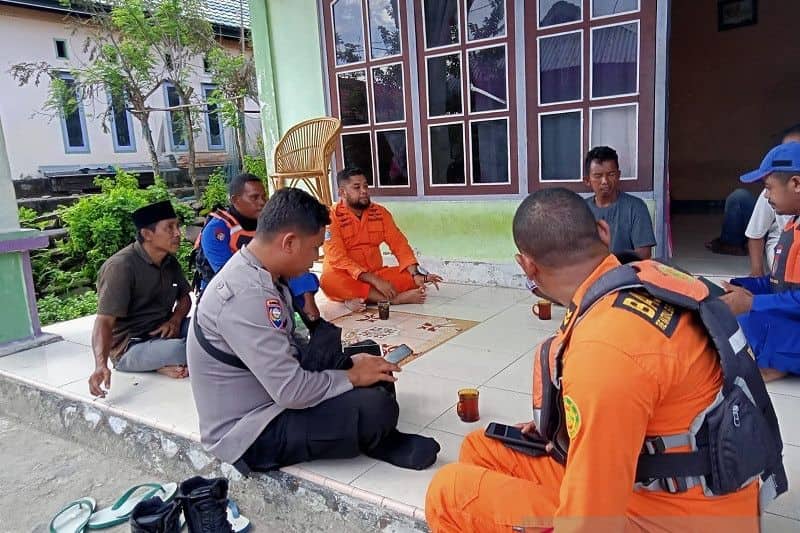 Ilustrasi berita Nasional: Penumpang KM Tiga Bersaudara Terapung 11 Jam di Laut