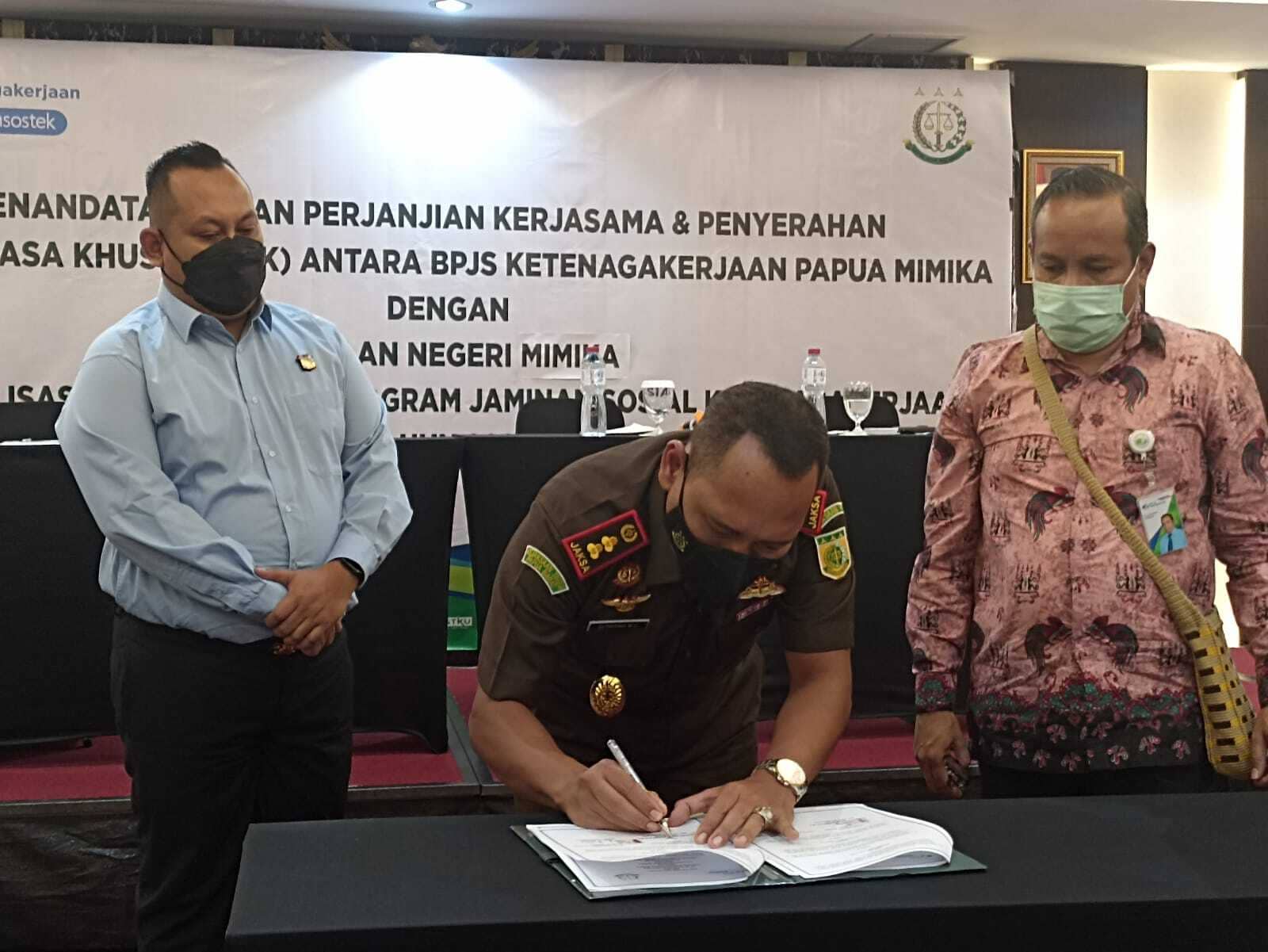 Ilustrasi berita Mimika: 17 Perusahaan di Timika Nunggak Iuran Jamsostek Rp 2,2 Miliar, Tingkatkan Kepatuhan, BPJS Serahkan SKK Kepada Dua Kejaksaan