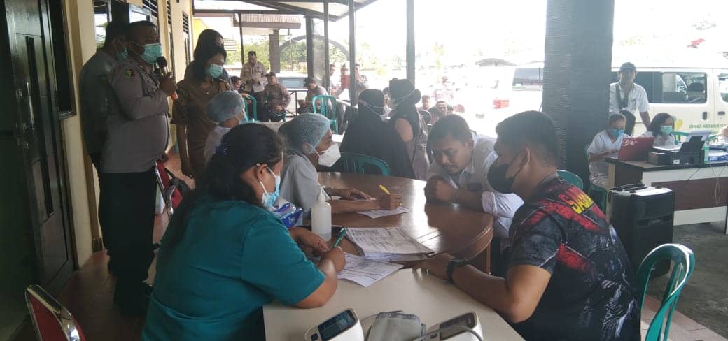 Kegiatan vaksinasi di Polres Mimika