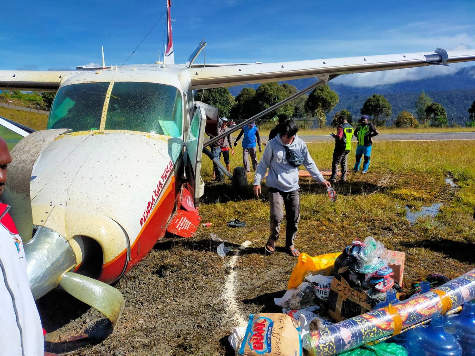 Pesawat yang mengalami kecelakaan di Sugapa