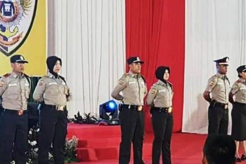 Seragam baru Satpam.