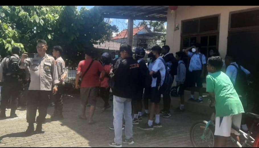 Ilustrasi berita Mimika: Gara-gara TikTok, Puluhan Siswa dari Tiga SMP di Timika Terlibat Tawuran di Jalan Cenderawasih
