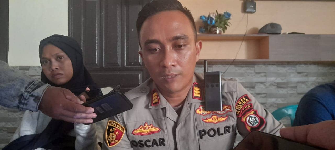 Ilustrasi berita Mimika: Gunakan Parang, Seorang Penumpang Mobil Avanza Nekat "Tebas" Pejalan Kaki di Jalan Sosial Timika