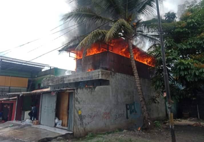 Pabrik Roti Tabenak Yang Terbakar