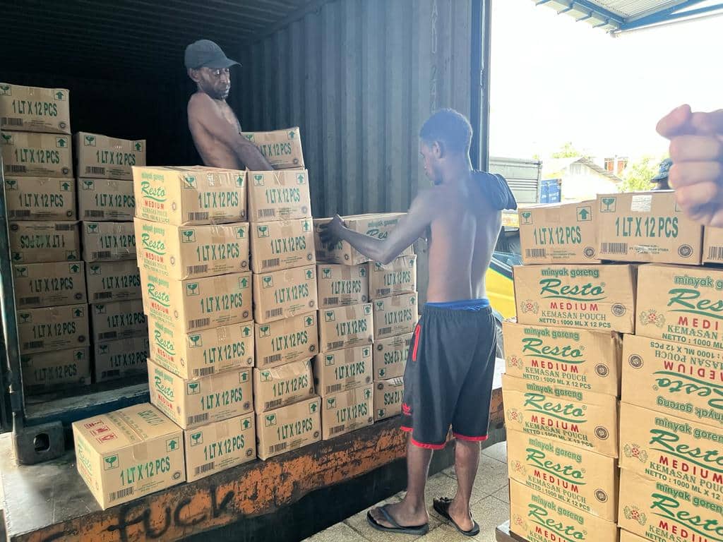Ilustrasi berita Papua: Distribusi Untuk 3 Kabupaten di Papua Mencukupi, Warga Tidak Perlu Berburu Minyak Goreng