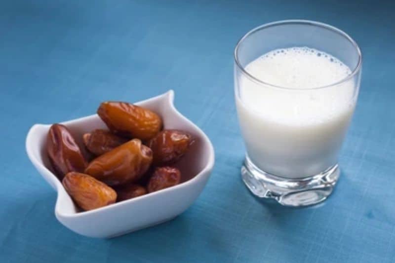Ilustrasi berita LIFESTYLE: Ahli gizi: Susu Kurma Bisa Jadi Pilihan Menu Takjil Saat Berbuka Puasa