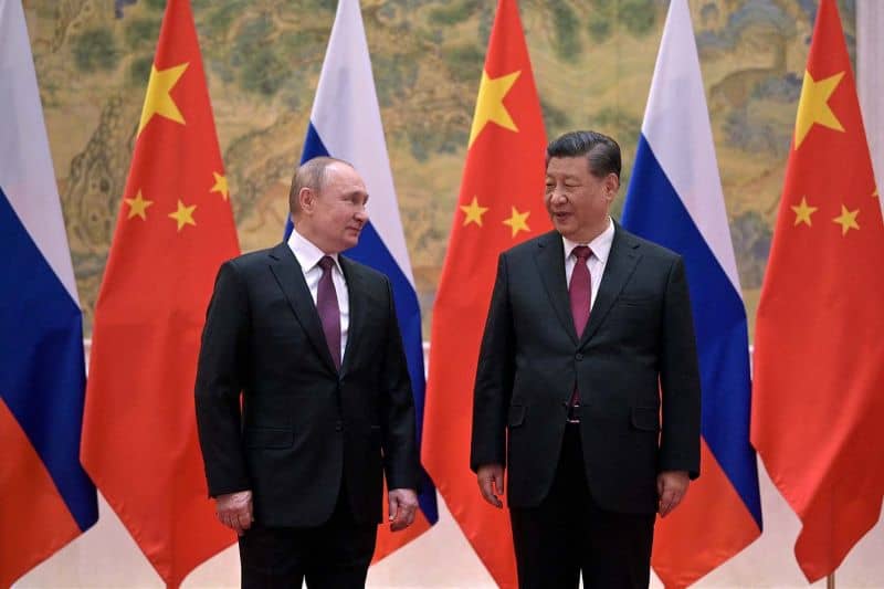 Presiden Rusia Vladimir Putin menghadiri pertemuan dengan Presiden China Xi Jinping di Beijing, China, Jumat (4/2/2022).