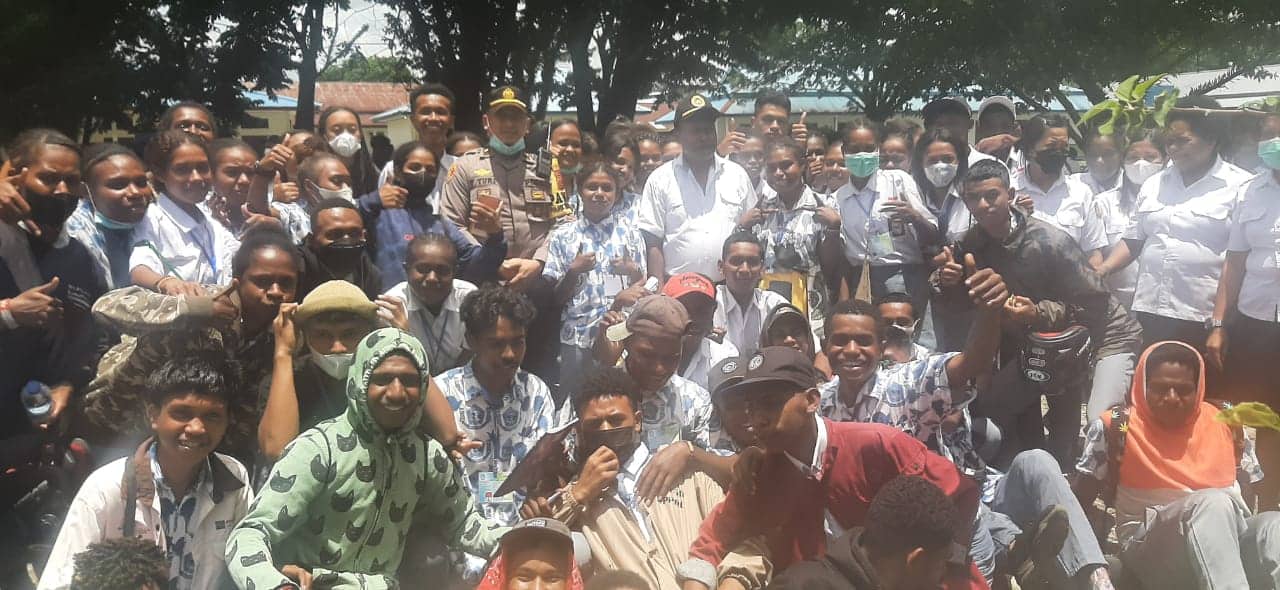 Ilustrasi berita Mimika: Antisipasi Tawuran Antar Siswa, Polisi Sambangi SMK Petra Timika, Yusran : Jangan Permalukan Nama Sekolah