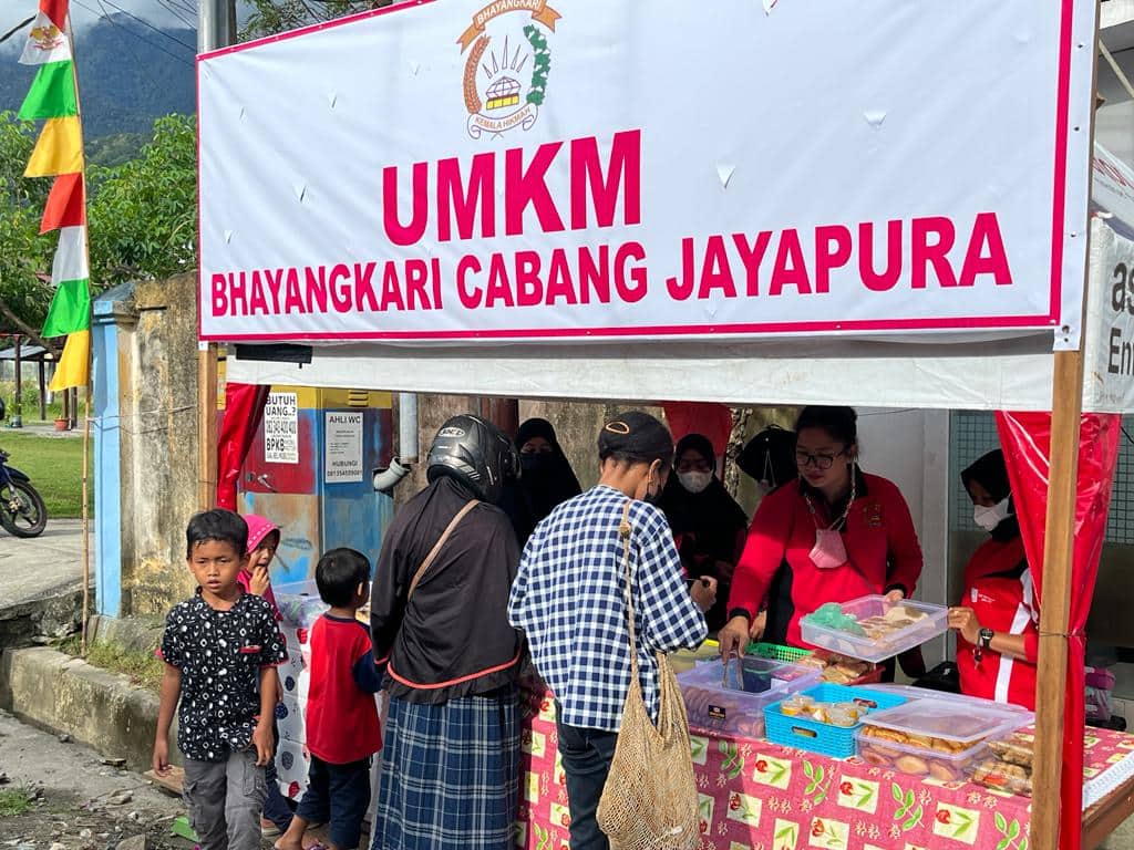 Ilustrasi berita Papua: UMKM Bhayangkari Cabang Jayapura Hadirkan Aneka Jajanan Buka Puasa