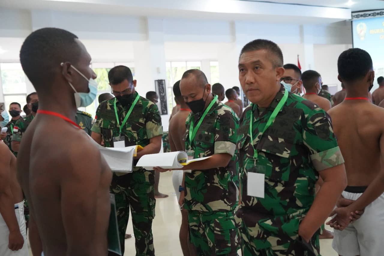 Kasdam Saat memimpin sidang pantukhir