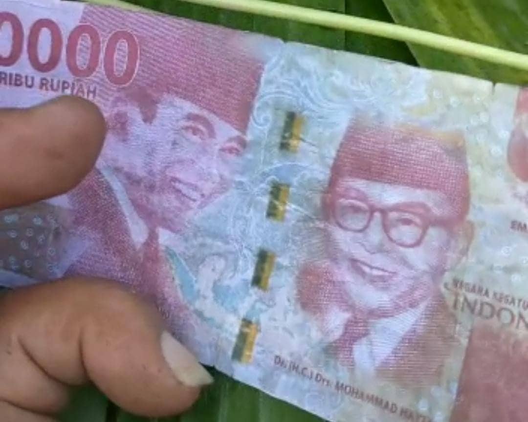 Ilustrasi berita Papua: Beli Tulang dan Timun, Seorang Ibu di Jayapura Bayar Pakai Uang Palsu, Pedagang Merasa Tertipu