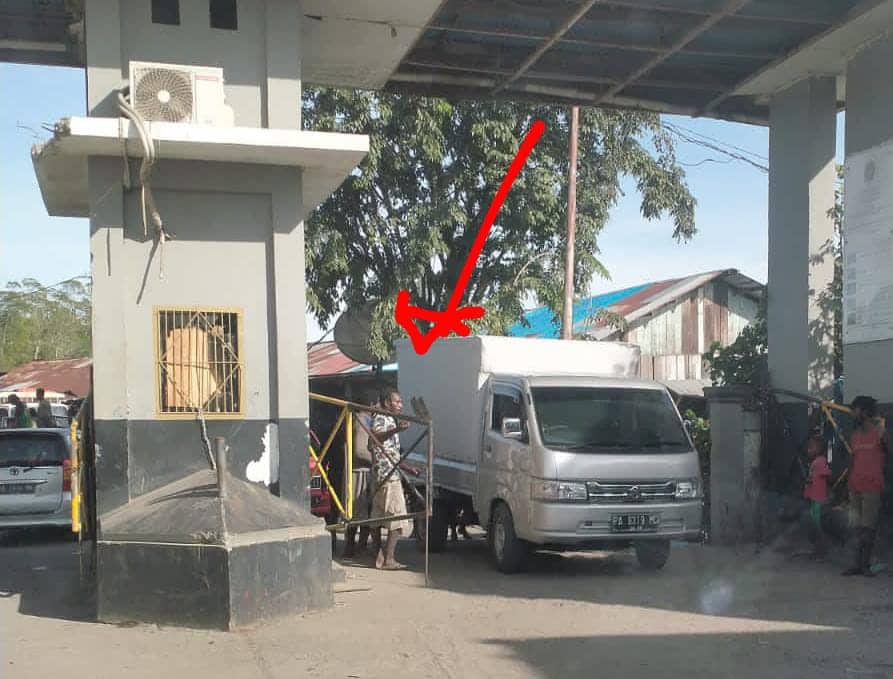 Ilustrasi berita Mimika: Saat Ini, Pemabuk Palak Penumpang Masuk di Gerbang Pelabuhan Pomako, Tidak Ada Tindakan Tegas dari Polisi