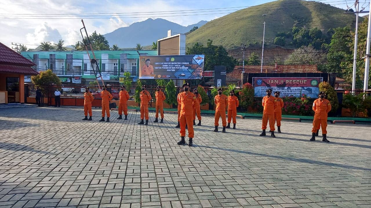 Tim SAR saat melakukan Apel Siaga Lebaran 2022 di Kantor SAR Jayapura