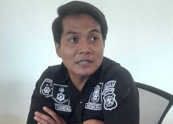 Ilustrasi berita Mimika: Suami Keciduk di Kos Selingkuhan di Gang Acis Timika, Ngaku Sudah 5 Kali Berhubungan, Polisi Amankan Pakaian D…