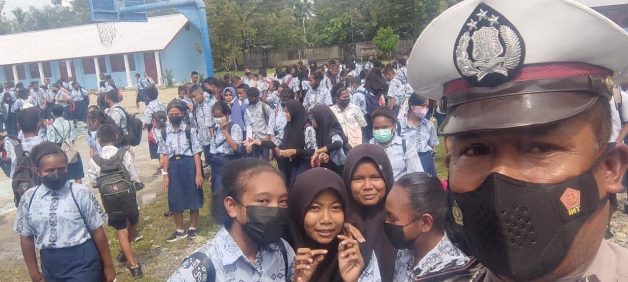 Foto selfi usai kegiatan sosialisasi.