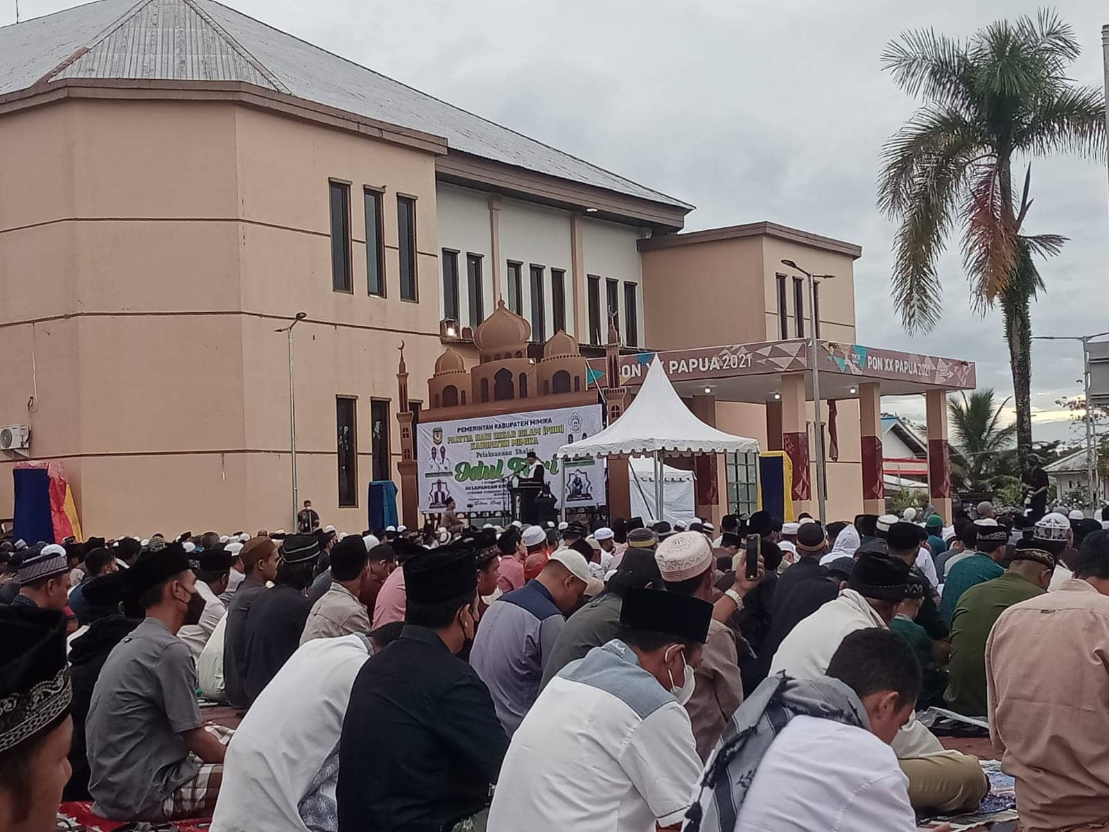Ilustrasi berita BERITA UTAMA: Sholat Ied Perdana Usai Masa Pandemi, Ribuan Umat Islam Mimika Penuhi Pelataran Eme Neme Yauware