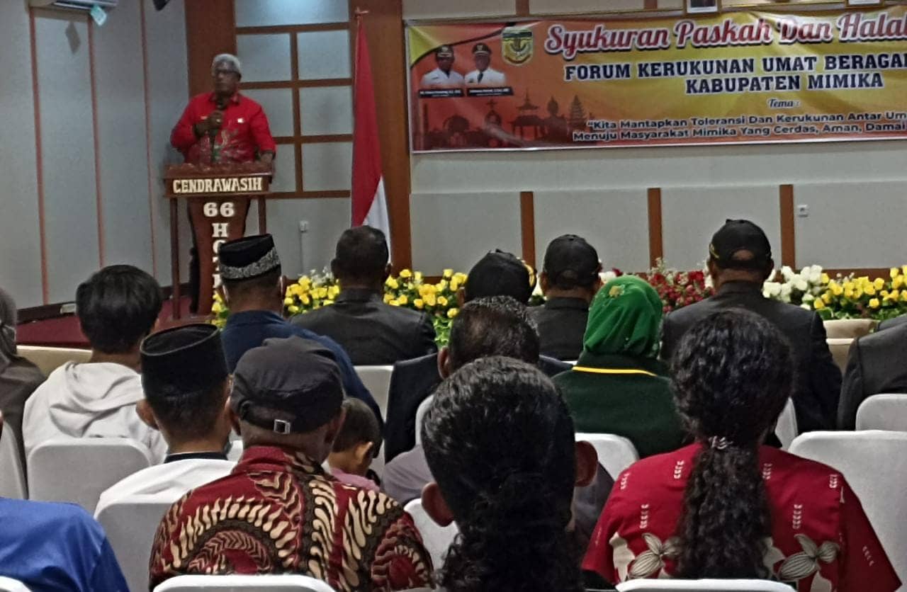 Wakil Bupati Mimika, Johannes Rettob saat menyampaikan sambutan.