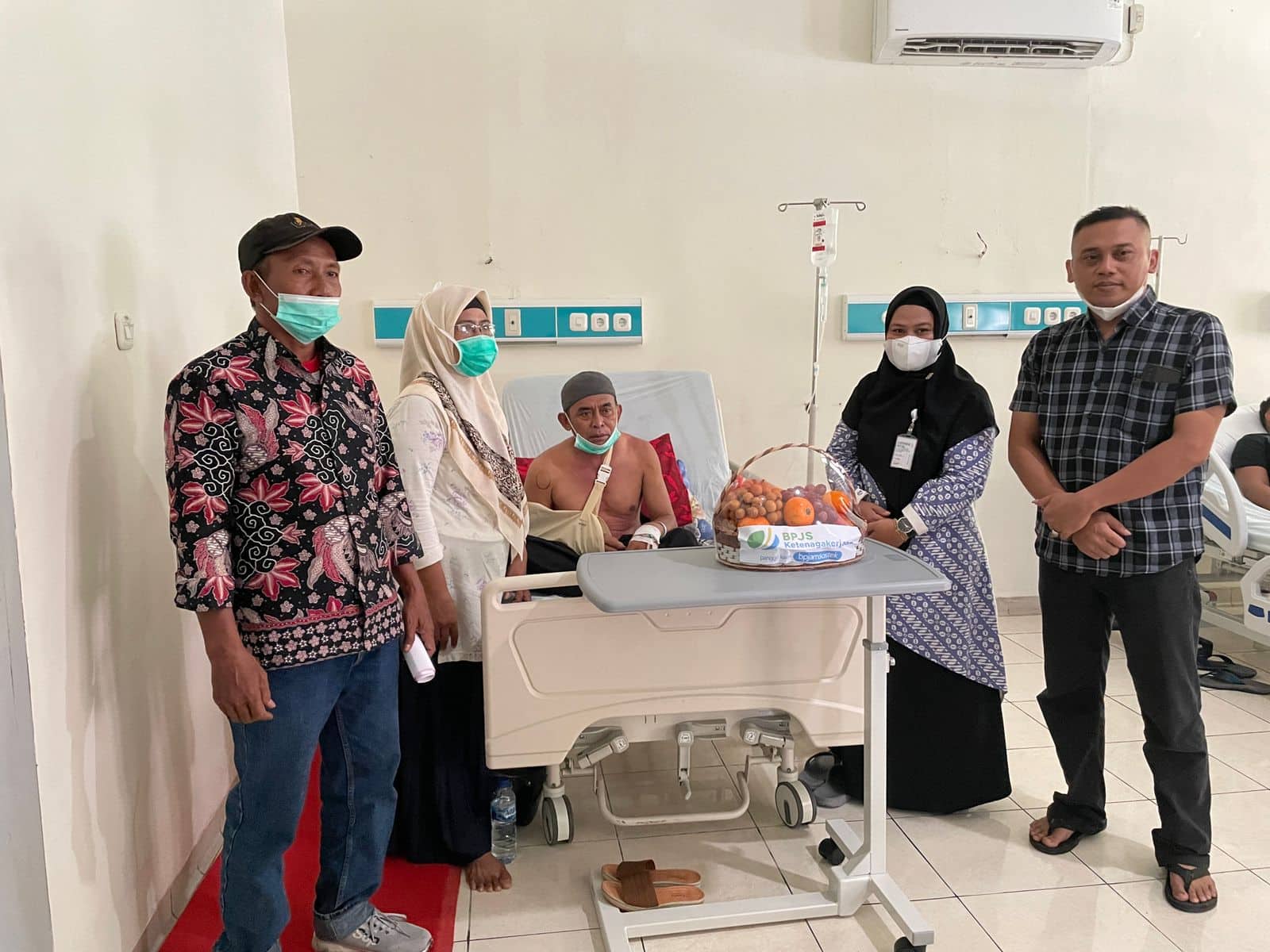 Ilustrasi berita Mimika: Miris, Seorang Tukang Ojek di Timika Alami Kecelakaan, Tak Mampu Hidupi Keluarga, Mujur !!! BPJS Ketenagakerjaan Beri Santunan