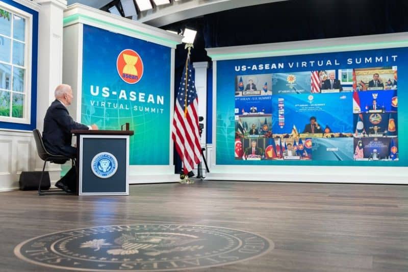 Arsip - Presiden AS Joe Biden mengikuti KTT AS-ASEAN tahunan pada 26 Oktober 2021.