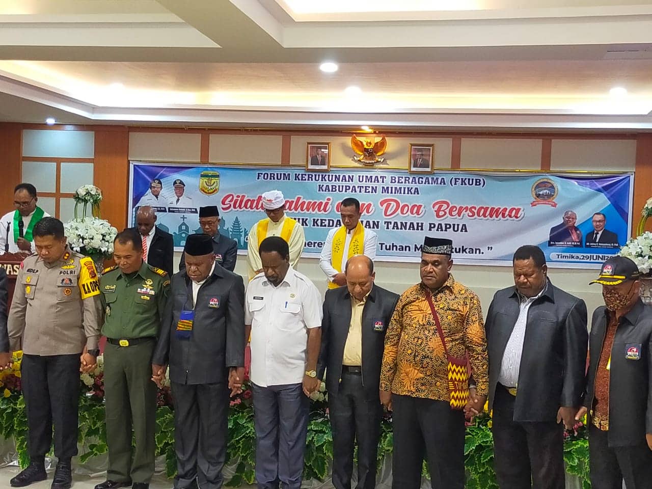 Ilustrasi berita Mimika: FKUB Mimika Gelar Silaturahmi dan Doa Bersama Untuk Kedamaian Papua, Manusia Merencanakan Tuhan Menentukan