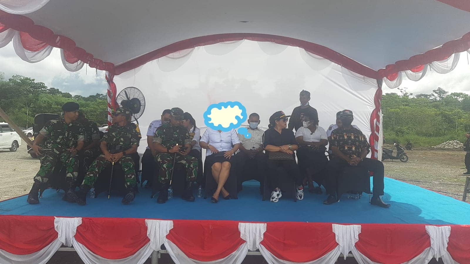Pejabat ASN berpakaian lengkap hadir dalam deklarasi.
