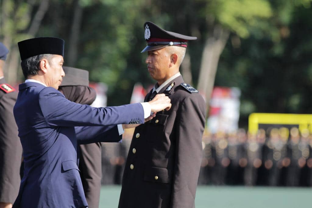 Ilustrasi berita Papua: Seorang Polisi yang Bertugas di Papua Dapat Penghargaan Bintang Bhayangkara Nararya dari Presiden Joko Widodo