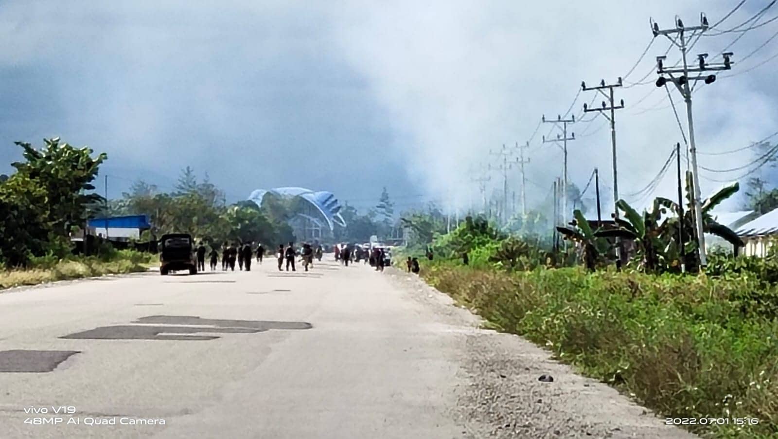 Ilustrasi berita Mimika: Flashnews: Dipicu Masalah Tanah, Dua Kelompok Warga Kembali Bentrok di Irigasi, Rumah Papan Dibakar