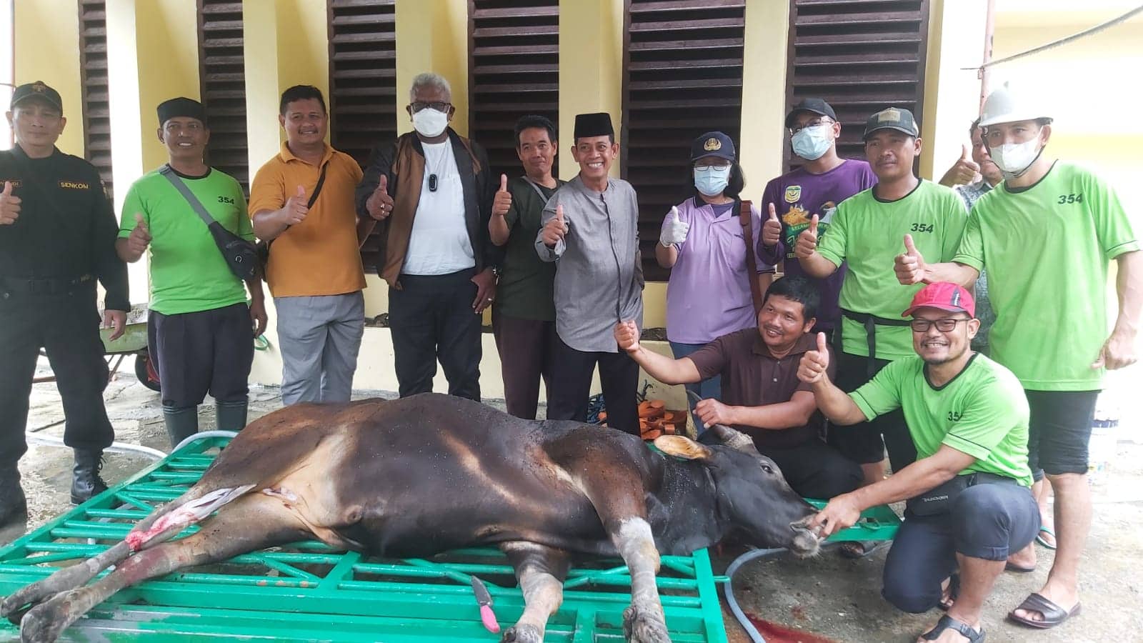 Ilustrasi berita Papua: LDII Mimika Potong 20 Ekor Sapi dan 8 Kambing, Wabup John Rettob Sampaikan Pesan Idul Adha: Moment Berbagi