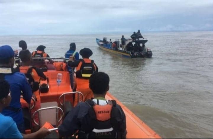 Ilustrasi berita Mimika: Gelombang Tinggi Sulitkan Pencarian 11 Penumpang KM. Usaha Baru, Tim SAR Timika Tambah Armada Kapal Rescue