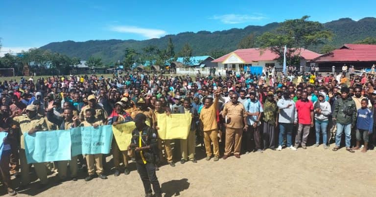 Ilustrasi berita Papua: Ribuan Massa Demo Tuntut Presiden Jokowi Tinjau Ulang Pegunungan Bintang Masuk Provinsi Papua Pegunungan